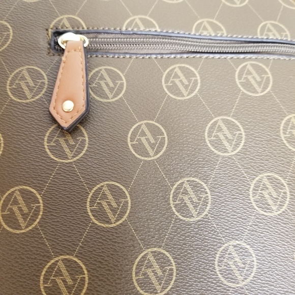 Sale 🔖 NWT Adrienne Vittadini Monogram Dome Satchel - Picture 6 of 13